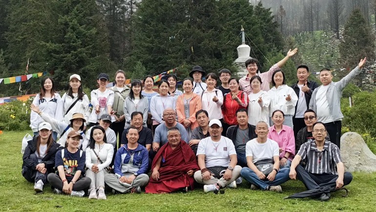 奇正集團(tuán)達(dá)爾宗圣湖祈?；顒?dòng)